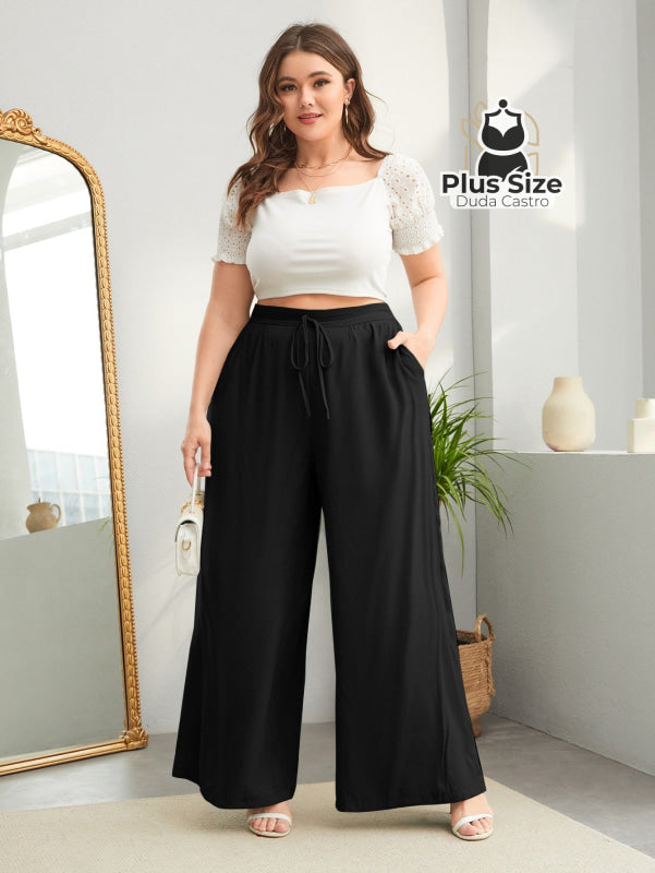 Pantalona Lisa de Cintura Alta e Cordinha na Cintura Plus Size Pantalona Lisa de Cintura Alta e Cordinha na Cintura
