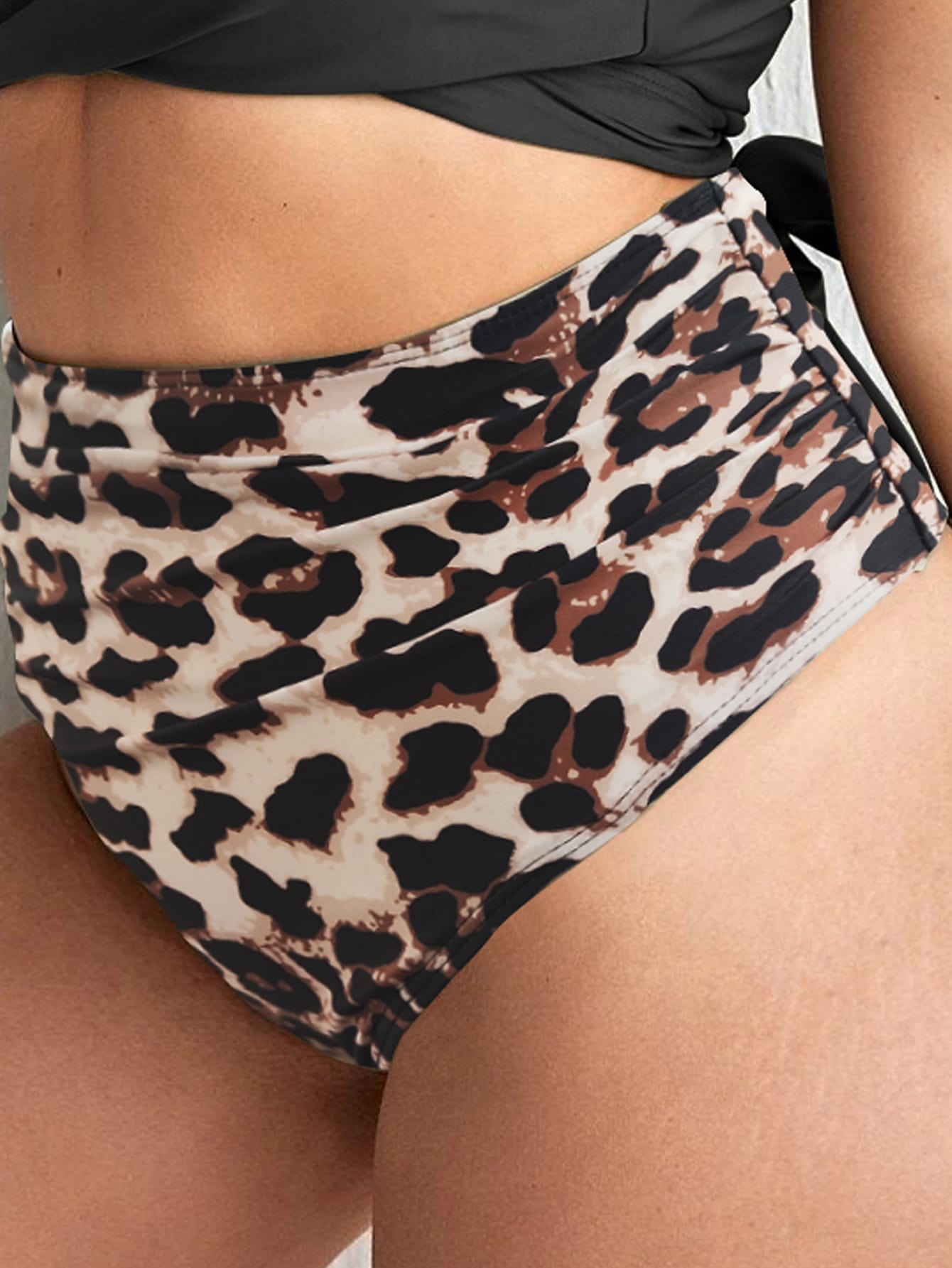 Calcinha de Biquini Cintura Alta Animal Print - SÓ A PARTE INFERIOR