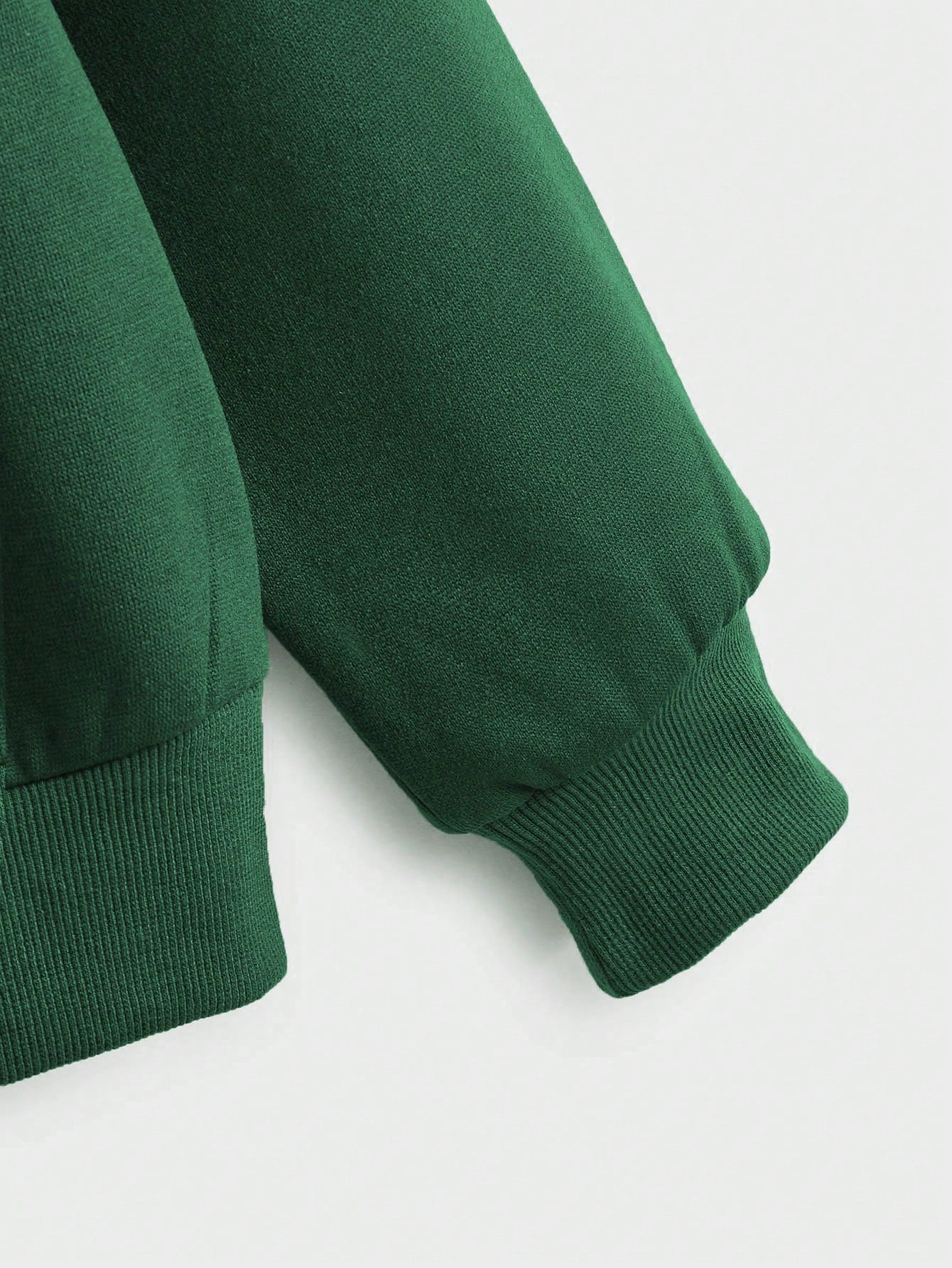 Moletom Forrado com Capuz e Fechamento em Zíper – Conforto Térmico Plus Size