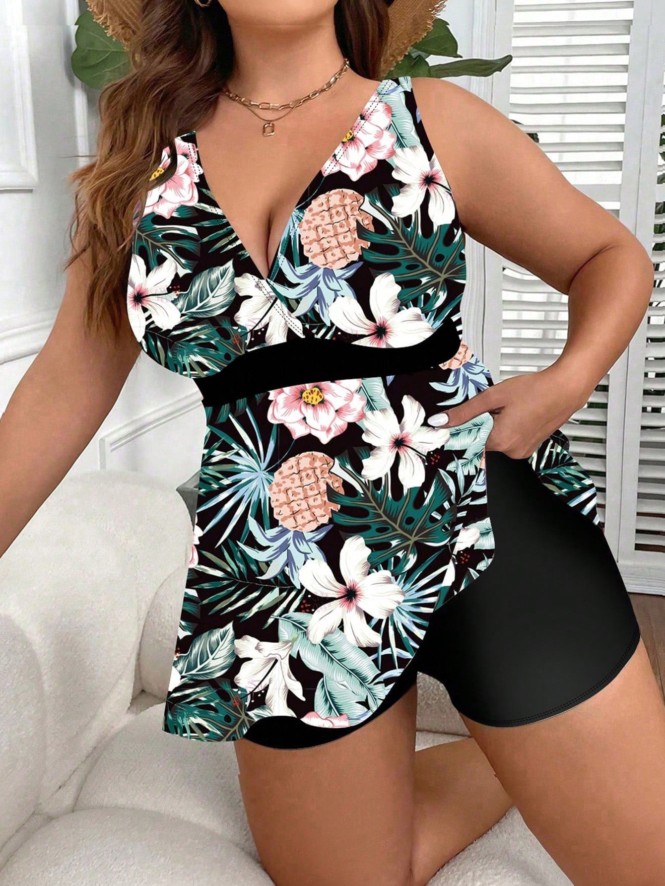 Tankini Plus Size com Top e Shorts com Estampa Tropical