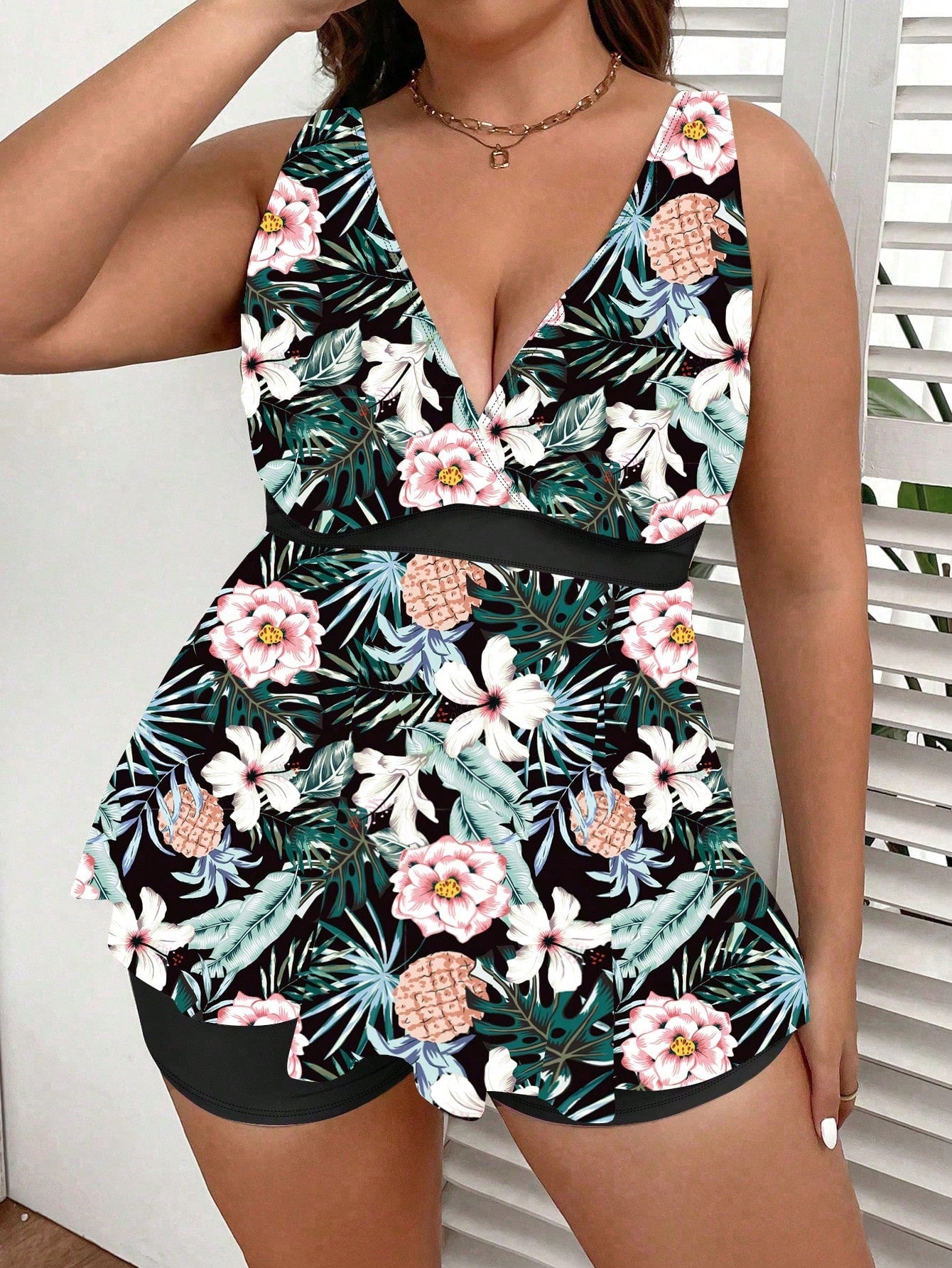 Tankini Plus Size com Top e Shorts com Estampa Tropical