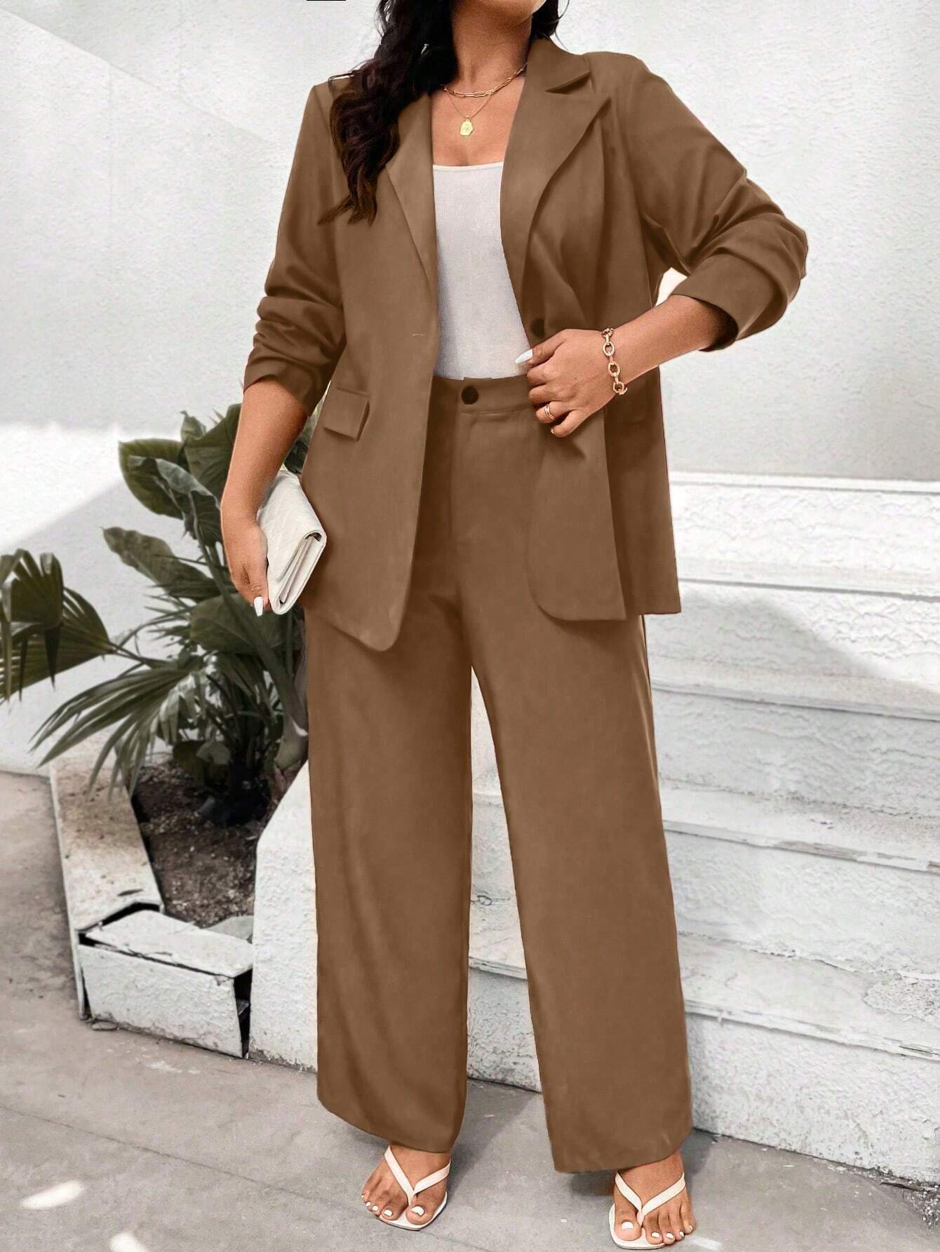 Conjunto de Blazer e Calça Várias Cores Plus Size