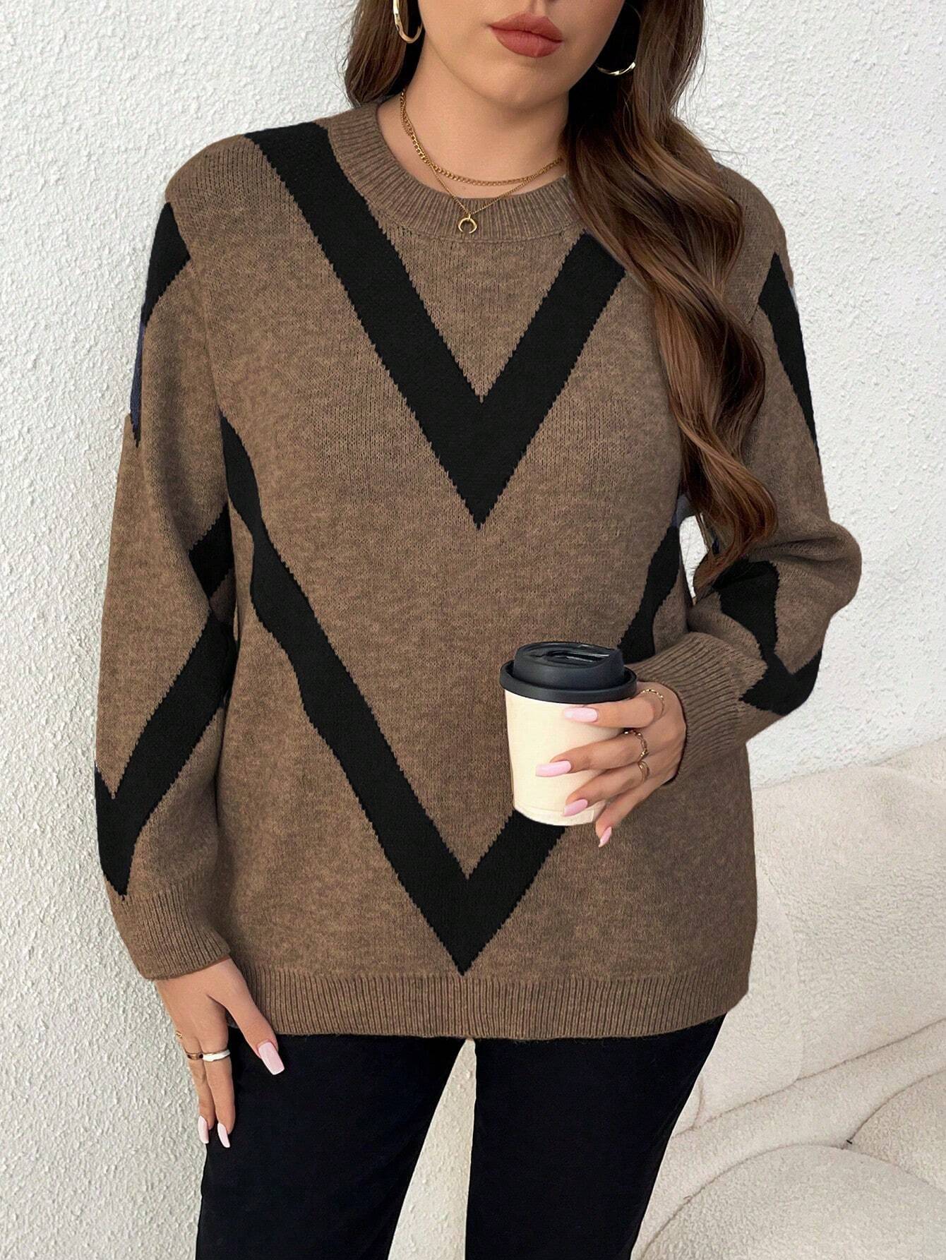 Suéter de Tricô de Poliamida com Detalhes em V Preto – Elegância Casual para Dias Frios