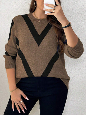 Suéter de Tricô de Poliamida com Detalhes em V Preto – Elegância Casual para Dias Frios