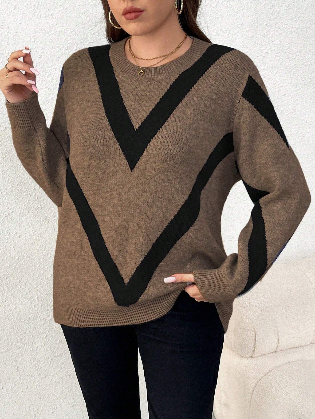Suéter de Tricô de Poliamida com Detalhes em V Preto – Elegância Casual para Dias Frios