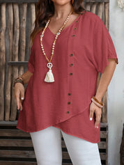 Camisa em Viscose e Poliamida Plus Size com Bainha Assimétrica e Detalhes Elegante em Botões