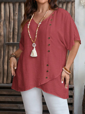 Camisa em Viscose e Poliamida Plus Size com Bainha Assimétrica e Detalhes Elegante em Botões