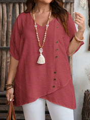 Camisa em Viscose e Poliamida Plus Size com Bainha Assimétrica e Detalhes Elegante em Botões