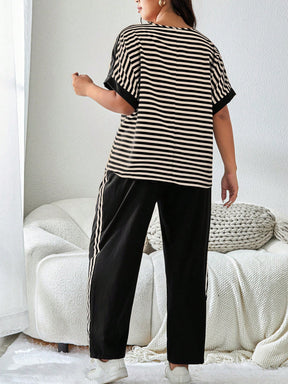 Conjunto Blusa Listrada e Calça Lisa Plus Size – Conforto, Estilo e Atitude, Tudo em Um Só Look