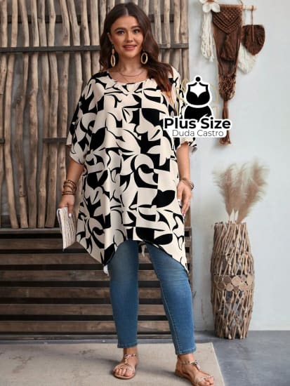 Blusa Barra Assimétrica E Mangas Curtas Decote Redondo Plus Size