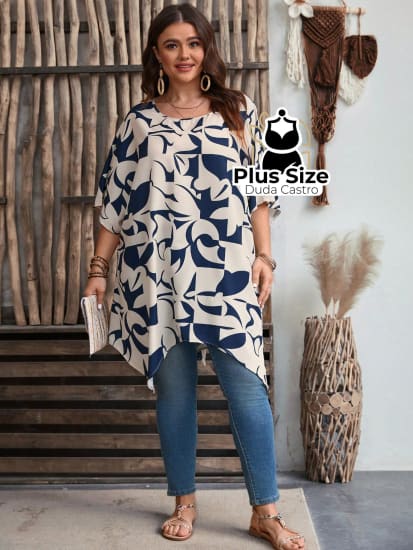 Blusa Barra Assimétrica E Mangas Curtas Decote Redondo Plus Size