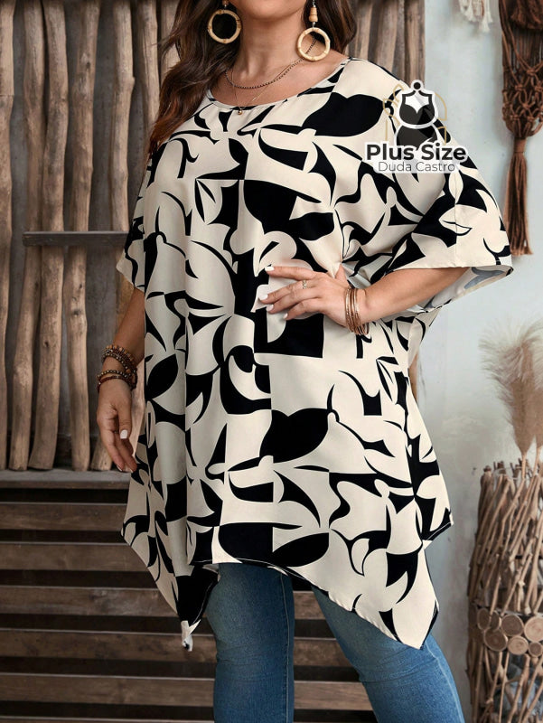 Blusa Barra Assimétrica E Mangas Curtas Decote Redondo Plus Size