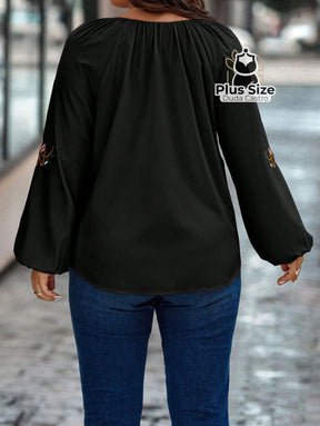 Blusa Bordado De Flores Na Manga Plus Size