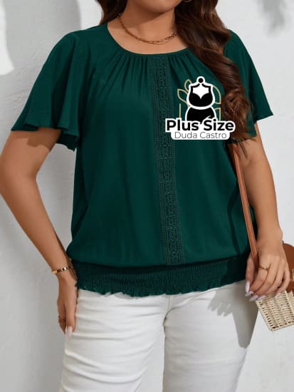 Blusa Com Gola Careca E Manga Curta Bainha Elástica Detalhe Em Renda Plus Size Várias Cores