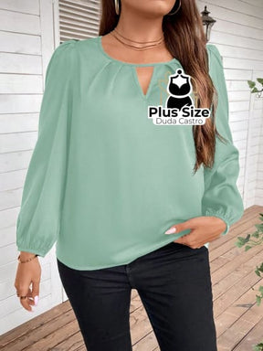 Blusa Decote V Mangas Compridas Plus Size