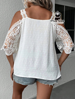 Blusa Branca Em Ponto Suíço E Manga Guipir Plus Size