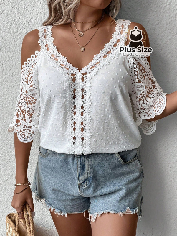 Blusa Branca Em Ponto Suíço E Manga Guipir Plus Size
