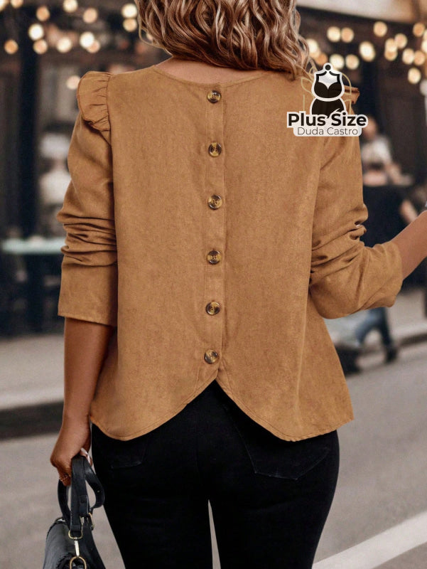 Blusa em Suede Manga Longa Com Detalhes de Botões Atrás Plu Size Blusa em Suede Manga Longa Com Detalhes de Botões