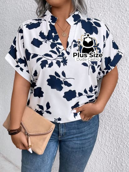 Blusa Estampa Floral Decote V Plus Size Extra