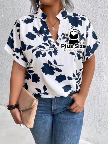 Blusa Estampa Floral Decote V Plus Size Extra