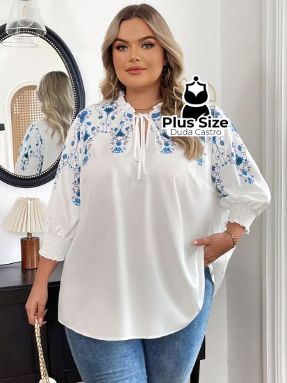 Blusa Floral Babados Com Amarração No Pescoço E Punhos Franzidos Plus Size Extra