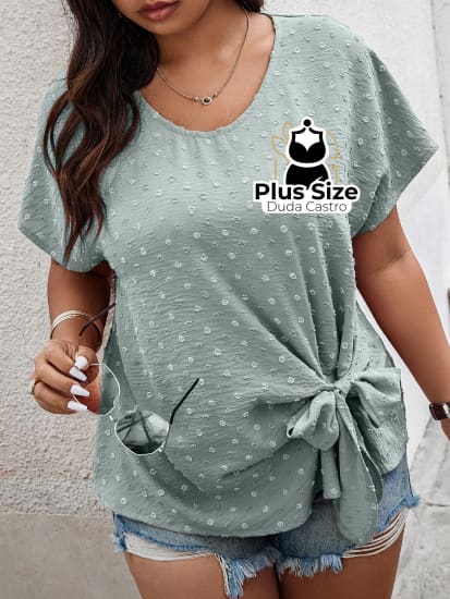 Blusa Manga Curta Com Detalhe De Nó Plus Size