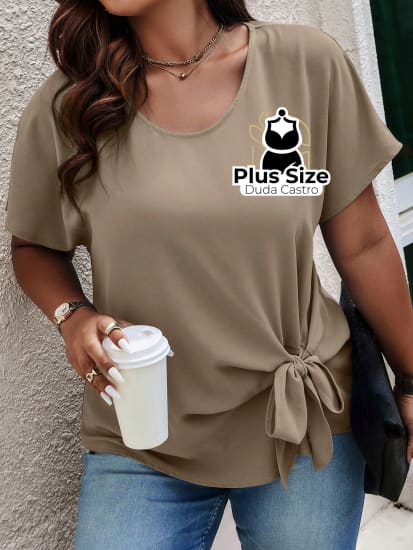 Blusa Manga Curta Com Detalhe De Nó Plus Size