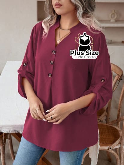 Blusa Manga E Decote Com Detalhe Em Botões Plus Size