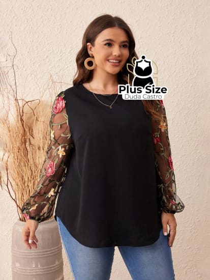 Blusa Manga Longa Em Bordado Floral Bainha Curvada Plus Size