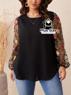 Blusa Manga Longa Em Bordado Floral Bainha Curvada Plus Size