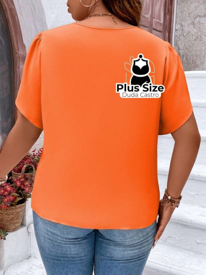 Blusa Meio Zíper Manga Pétala Plus Size