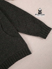Suéter de Tricô em Lã Penteada com Gola Alta Capuz e Bolso - Plus Size Várias Cores Suéter de Tricô com Gola Alta Capuz