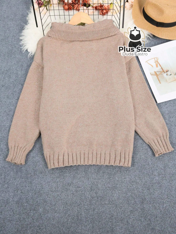 Suéter de Tricô em Lã Penteada com Gola Alta Capuz e Bolso - Plus Size Várias Cores Suéter de Tricô com Gola Alta Capuz