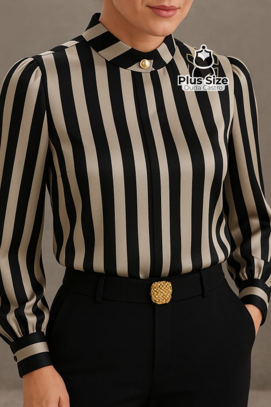 Blusa Plus Size Essência Chic – Gola Alta com Pregas Frontais e Manga Levemente Bufante Blusa Plus Size Essência Chic –