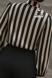 Blusa Plus Size Essência Chic – Gola Alta com Pregas Frontais e Manga Levemente Bufante Blusa Plus Size Essência Chic –