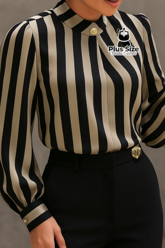 Blusa Plus Size Essência Chic – Gola Alta com Pregas Frontais e Manga Levemente Bufante Blusa Plus Size Essência Chic –
