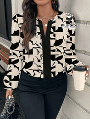 Blusa Plus Size Impacto Moderno – Estampa Geométrica Preta & Off com Decote em V Contrastante G Blusa Plus Size Impacto