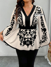 Blusa Plus Size Poder Estampado – Floral Preto & Off com Manga Sino e Cintura Marcada Blusa Plus Size Poder Estampado –