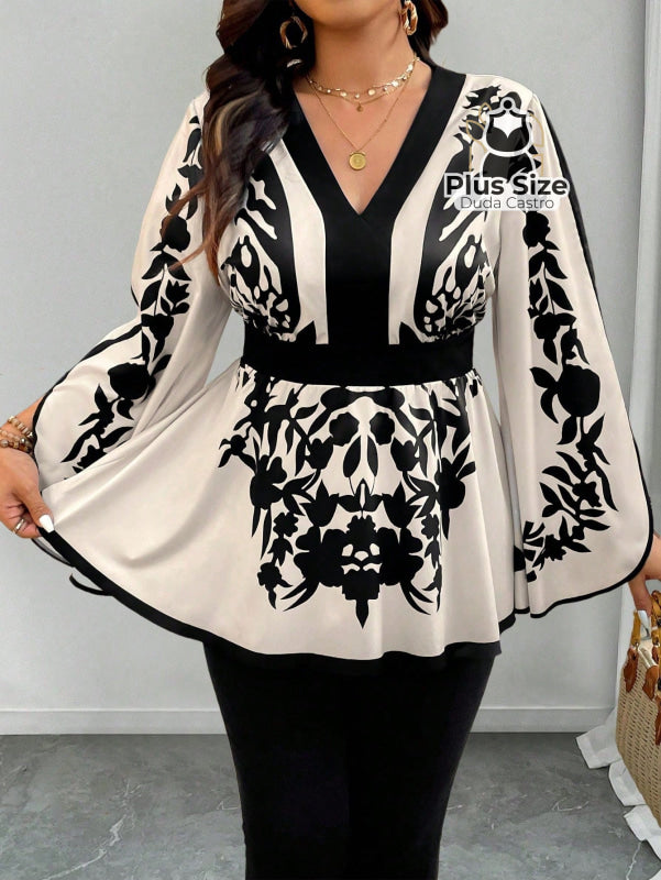 Blusa Plus Size Poder Estampado – Floral Preto & Off com Manga Sino e Cintura Marcada Blusa Plus Size Poder Estampado –