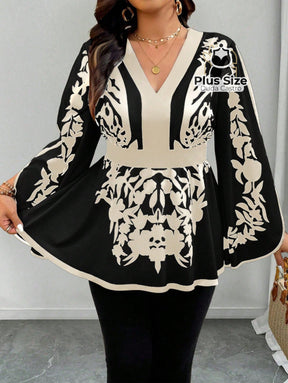 Blusa Plus Size Poder Estampado – Floral Preto & Off com Manga Sino e Cintura Marcada Blusa Plus Size Poder Estampado –