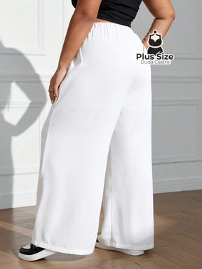 Calça Cintura Alta e Pernas Largas Lisa Várias Cores Plus Size Calça Cintura Alta e Pernas Largas Lisa Várias Cores