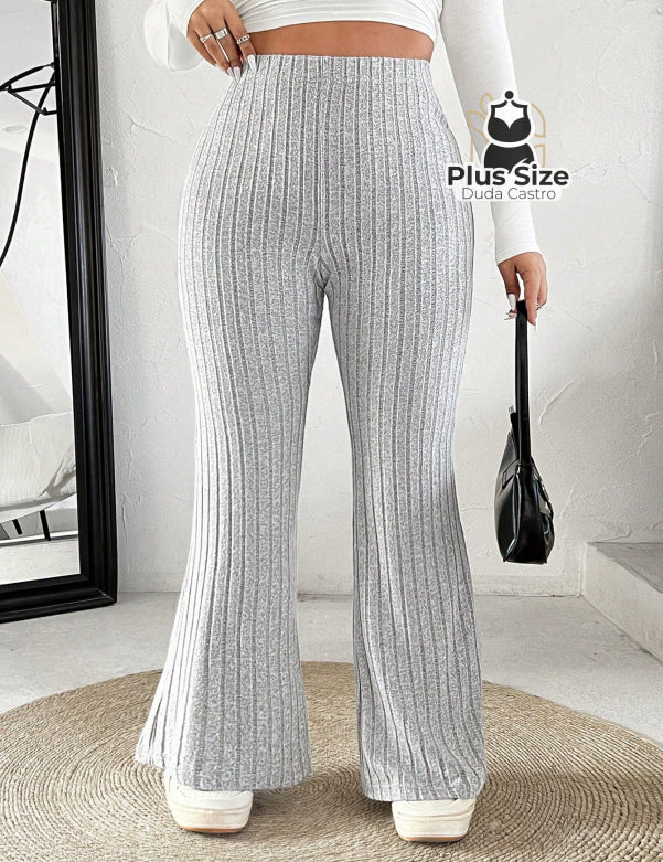 Calça Cintura Alta Flare Plus Size