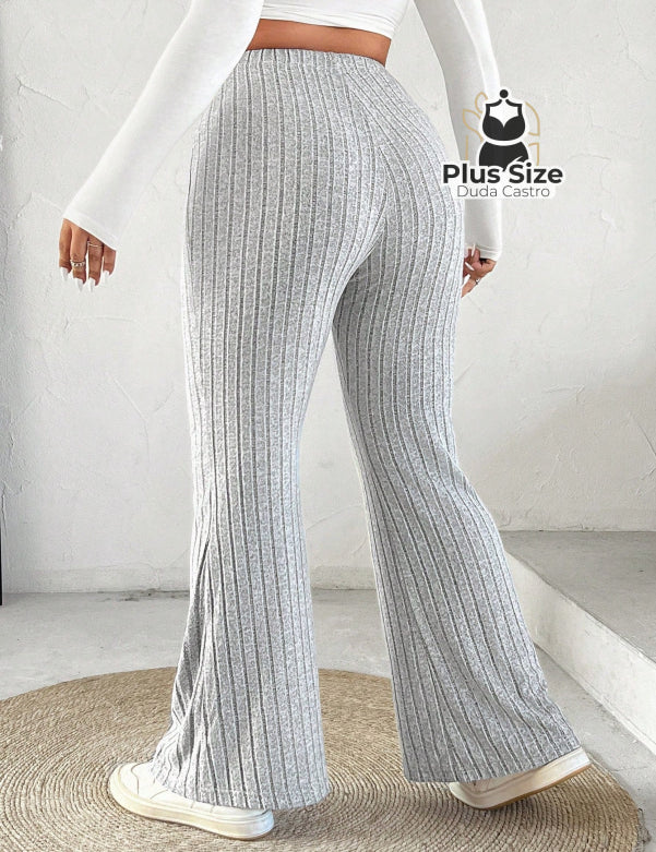 Calça Cintura Alta Flare Plus Size
