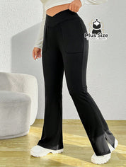 Calça Com Bolso Perna Flare Detalhe Na Barra Em V Calça