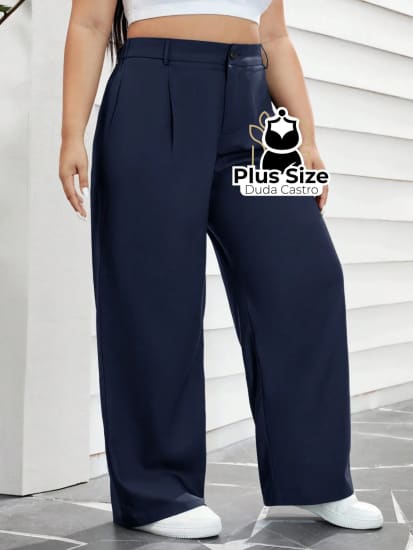 Calça Com Bolsos Plissados Pernas Reta E Passa Cinto Várias Cores Plus Size Calça