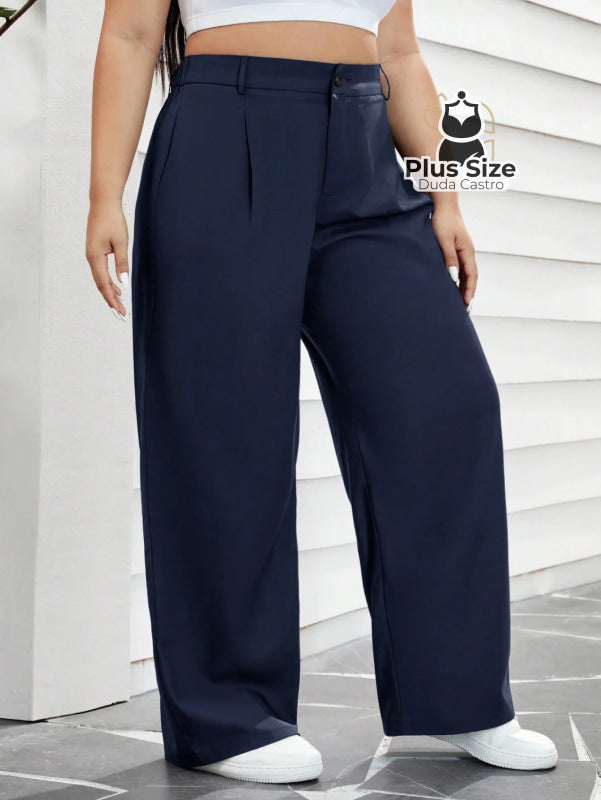 Calça Com Bolsos Plissados Pernas Reta E Passa Cinto Várias Cores Plus Size Calça