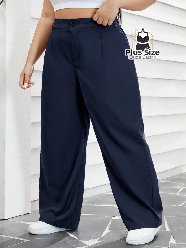 Calça Com Bolsos Plissados Pernas Reta E Passa Cinto Várias Cores Plus Size Calça
