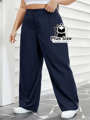 Calça Com Bolsos Plissados Pernas Reta E Passa Cinto Várias Cores Plus Size Calça