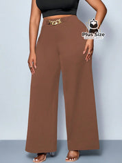 Calça de Perna Larga com Alta Elasticidade e Detalhes em Cinto Embutido Plus Size Várias Cores Calça de Perna Larga com