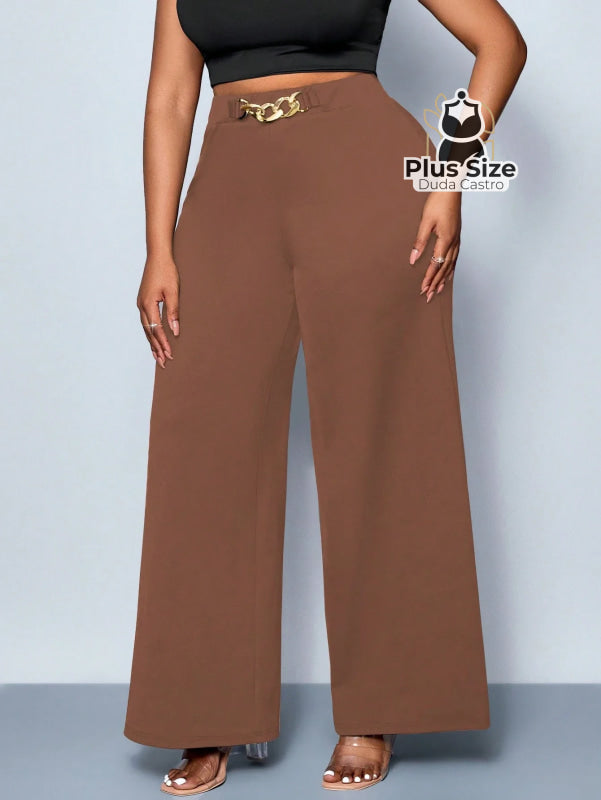 Calça de Perna Larga com Alta Elasticidade e Detalhes em Cinto Embutido Plus Size Várias Cores Calça de Perna Larga com